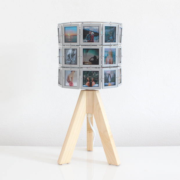 Personalisierte Fotolampe kleinANNI- Diarahmen grau - 30 Fotos in Originalfarbe – Urlaubsfotos