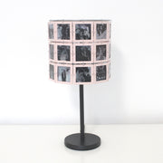 Personalisierte Fotolampe kleinNELLI- Diarahmen Rosa - 30 eigene Fotos in Schwarzweiß